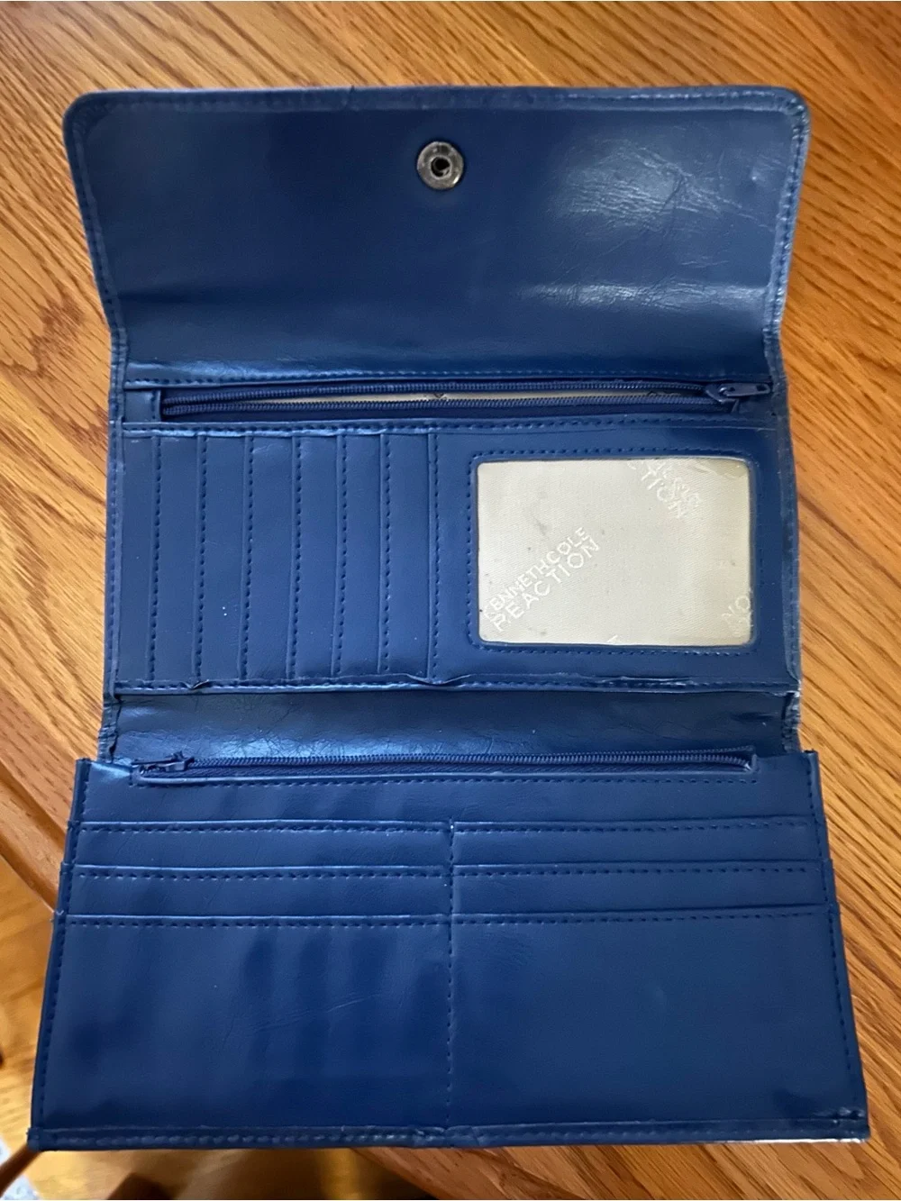 Kenneth Cole Reaction Tri-Fold Leather Wallet